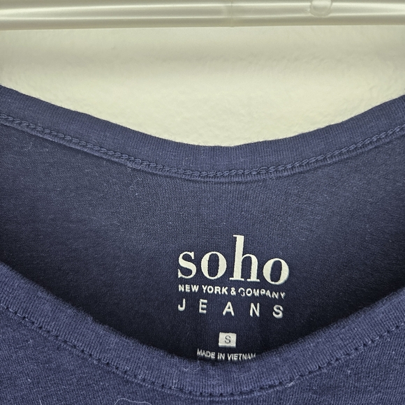 Soho Navy Blue V-Neck Cinched Side Top Sz S - Picture 2 of 6